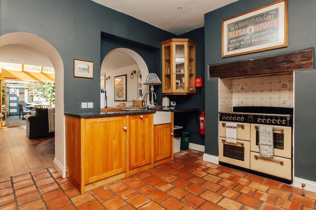 Willa Dolls House - Luxury Townhouse *Sleeps 10* Henley-on-Thames Zewnętrze zdjęcie