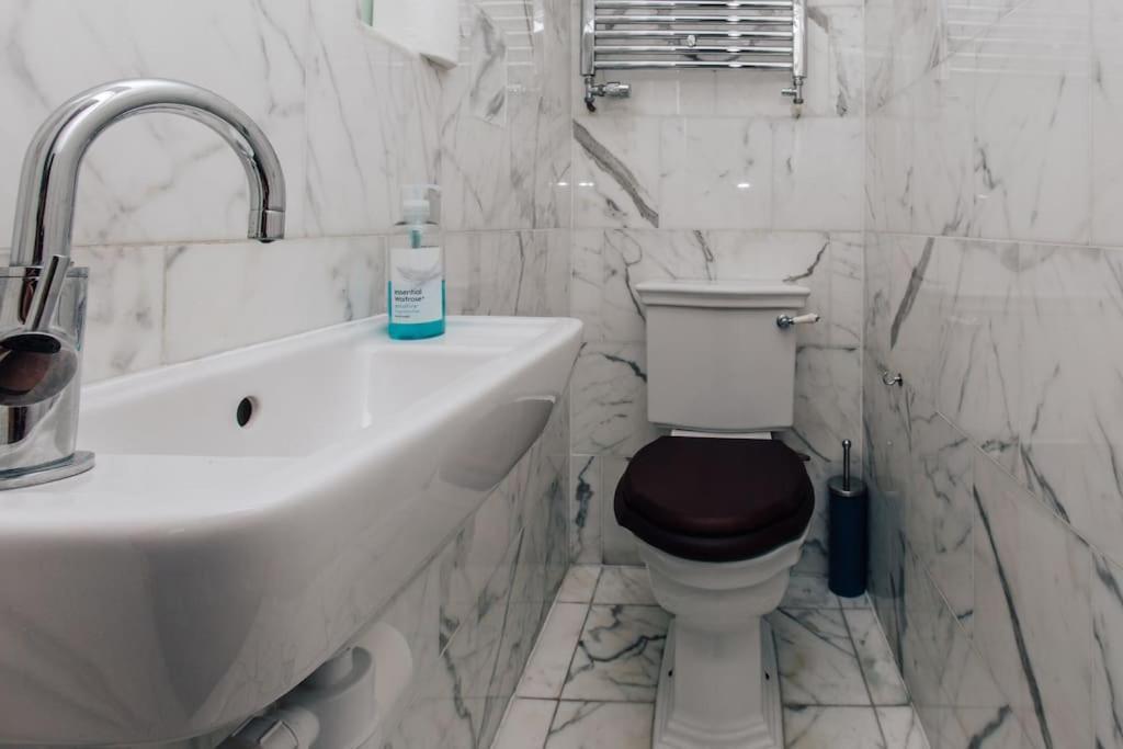 Willa Dolls House - Luxury Townhouse *Sleeps 10* Henley-on-Thames Zewnętrze zdjęcie