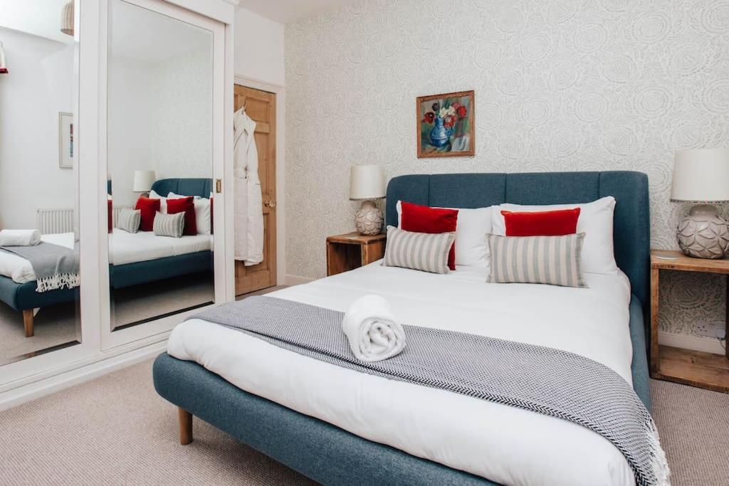 Willa Dolls House - Luxury Townhouse *Sleeps 10* Henley-on-Thames Zewnętrze zdjęcie